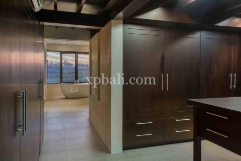 5 bedrooms Villa in Jimbaran, Badung, Indonesia No. 489 8