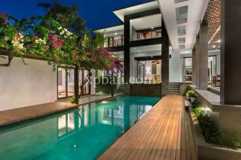 5 bedrooms Villa in Jimbaran, Badung, Indonesia No. 489 6