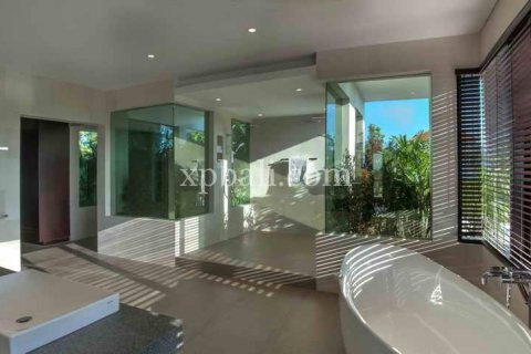 5 bedrooms Villa in Jimbaran, Badung, Indonesia No. 489 16