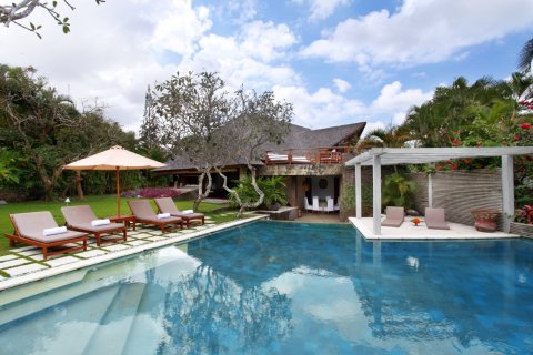 Studio Villa in Denpasar, Indonesia No. 13708