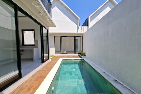 Вилла 80м2 в Seminyak, Бадунг, Индонезия № 13711 2