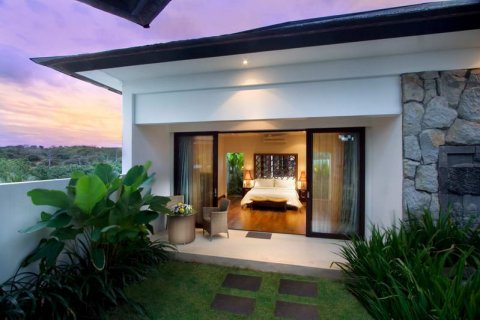 Вилла с 3 спальнями в Nusa Dua, Бадунг, Индонезия № 7698 14