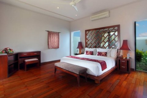 Вилла с 3 спальнями в Nusa Dua, Бадунг, Индонезия № 7698 5