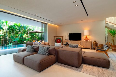 4 bedrooms Villa in Canggu, Badung, Indonesia No. 9062 10