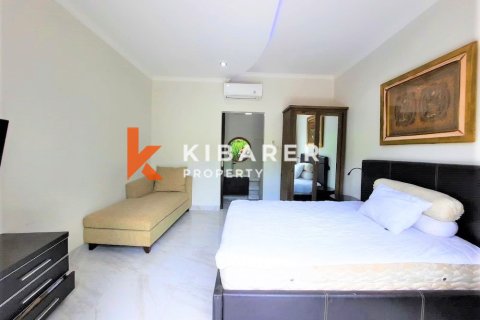 3 bedrooms Villa in Jimbaran, Badung, Indonesia No. 13052 2