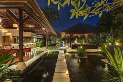 Вилла с 5 спальнями в Seminyak, Бадунг, Индонезия № 705 3