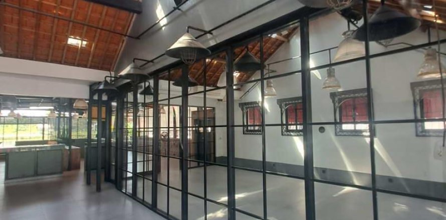 Commercial property in Seminyak, Badung, Indonesia No. 8628
