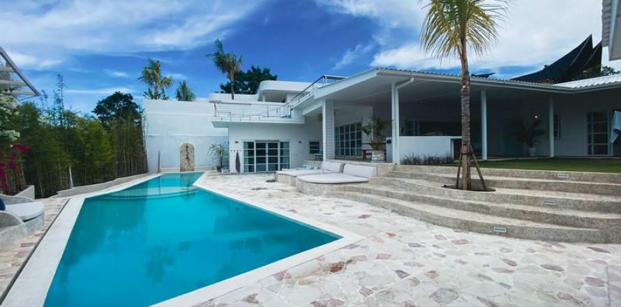 5 bedrooms Villa in South Kuta, Badung, Indonesia No. 8798
