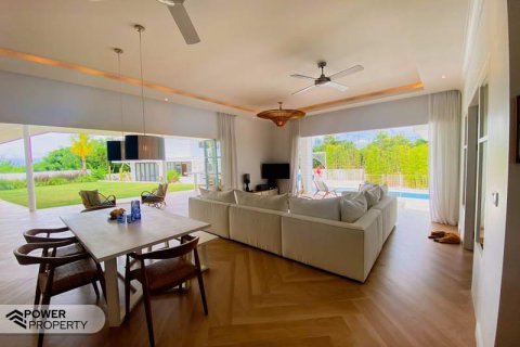 5 bedrooms Villa in South Kuta, Badung, Indonesia No. 8798 26