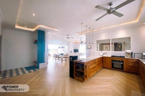 5 bedrooms Villa in South Kuta, Badung, Indonesia No. 8798 28
