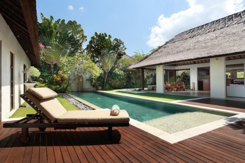 2 bedrooms Villa in Seminyak, Badung, Indonesia No. 1082 4