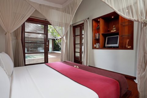 2 bedrooms Villa in Seminyak, Badung, Indonesia No. 1082 9