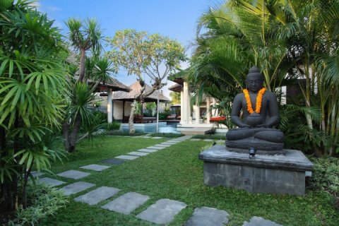 3 bedrooms Villa in Seminyak, Badung, Indonesia No. 1080