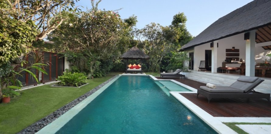 2 bedrooms Villa in Seminyak, Badung, Indonesia No. 1083