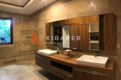 3 bedrooms Villa in South Kuta, Badung, Indonesia No. 13031 15