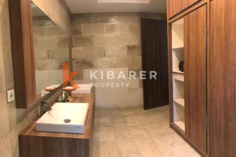 3 bedrooms Villa in South Kuta, Badung, Indonesia No. 13031 13