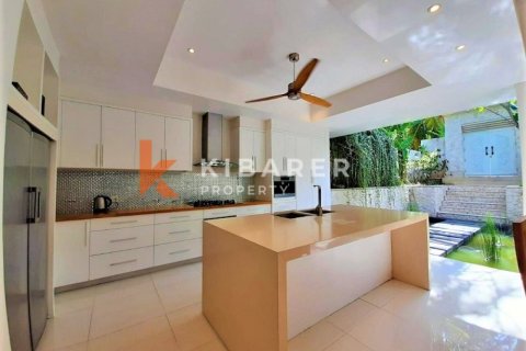 4 bedrooms Villa in Pererenan, Mengwi, Badung, Indonesia No. 12639 6