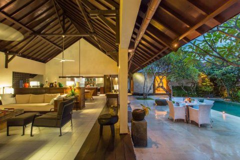 Вилла с 3 спальнями в Seminyak, Бадунг, Индонезия № 7580 5