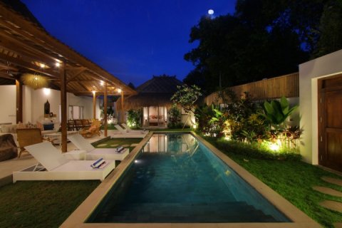 4 bedrooms Villa in Seminyak, Badung, Indonesia No. 1462 18