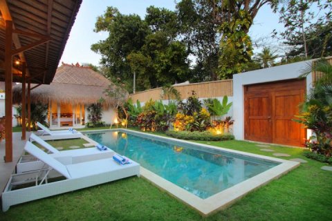 4 bedrooms Villa in Seminyak, Badung, Indonesia No. 1462 3