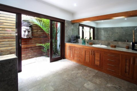 Вилла с 3 спальнями в Seminyak, Бадунг, Индонезия № 1463 11