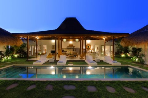 4 bedrooms Villa in Seminyak, Badung, Indonesia No. 1459 4