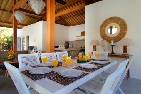 4 bedrooms Villa in Seminyak, Badung, Indonesia No. 1459 2