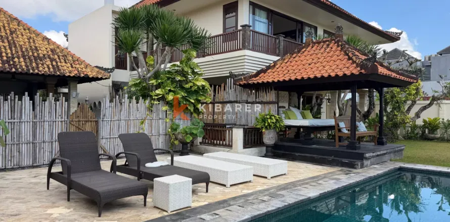 3 bedrooms Villa in Jimbaran, Badung, Indonesia No. 11740