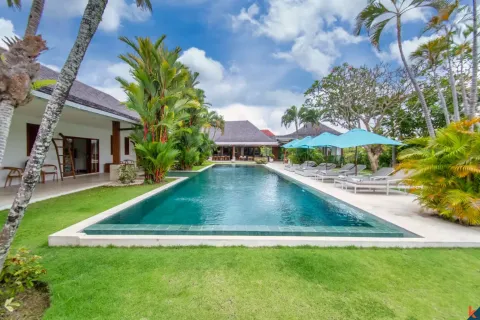 5 bedrooms Villa in Tibubeneng, Badung, Indonesia No. 10554 7