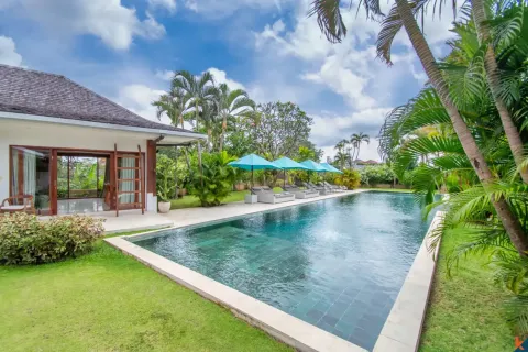 5 bedrooms Villa in Tibubeneng, Badung, Indonesia No. 10554 2