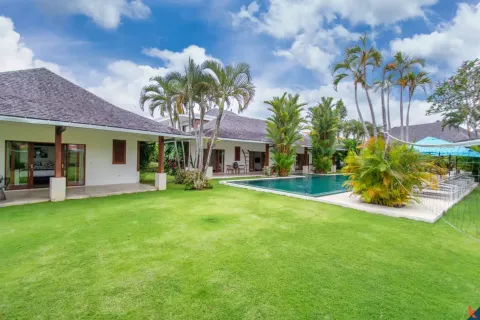 5 bedrooms Villa in Tibubeneng, Badung, Indonesia No. 10554 6
