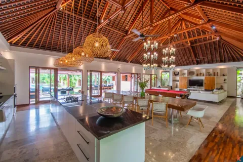 5 bedrooms Villa in Tibubeneng, Badung, Indonesia No. 10554 22