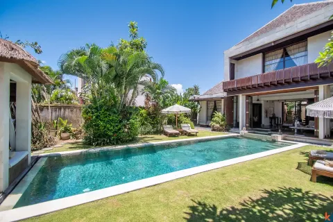 3 bedrooms Villa in Ketewel, Sukawati, Gianyar, Indonesia No. 10552 2