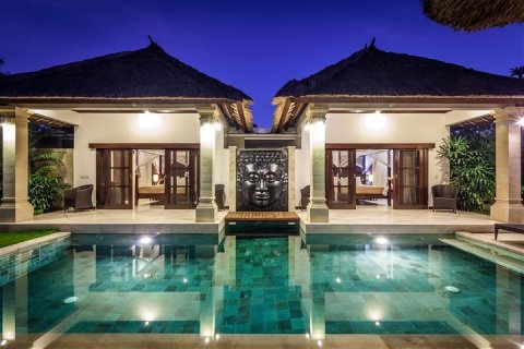 Вилла с 3 спальнями в Seminyak, Бадунг, Индонезия № 1115 3