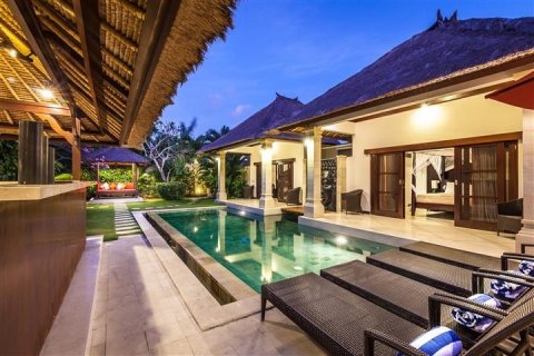 Вилла с 3 спальнями в Seminyak, Бадунг, Индонезия № 1115 2