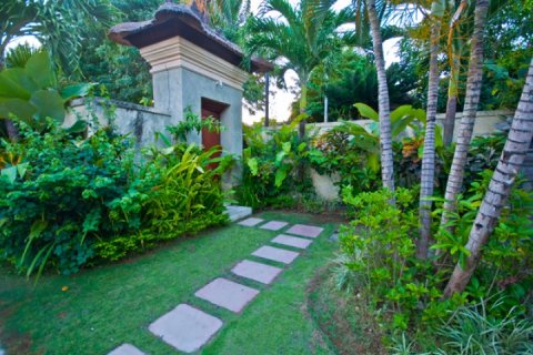 3 bedrooms Villa in Seminyak, Badung, Indonesia No. 1116 4