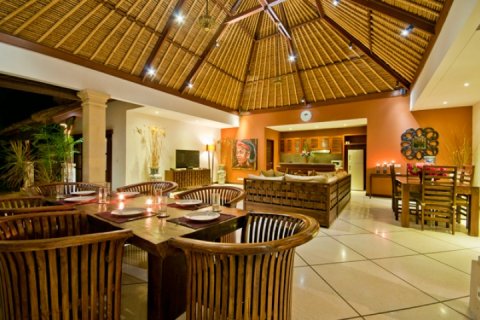 3 bedrooms Villa in Seminyak, Badung, Indonesia No. 1116 14