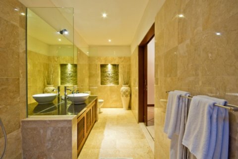 3 bedrooms Villa in Seminyak, Badung, Indonesia No. 1116 10