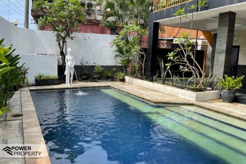 4 bedrooms Villa in Denpasar, Indonesia No. 7047