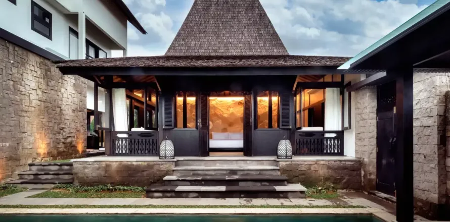 5 bedrooms Villa in Tibubeneng, Badung, Indonesia No. 10873