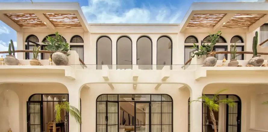 3 bedrooms Villa in South Kuta, Badung, Indonesia No. 10877