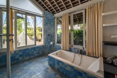 5 bedrooms Villa in Tibubeneng, Badung, Indonesia No. 10095 23