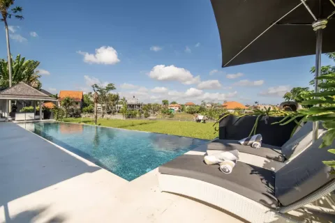 5 bedrooms Villa in Tibubeneng, Badung, Indonesia No. 10095 11