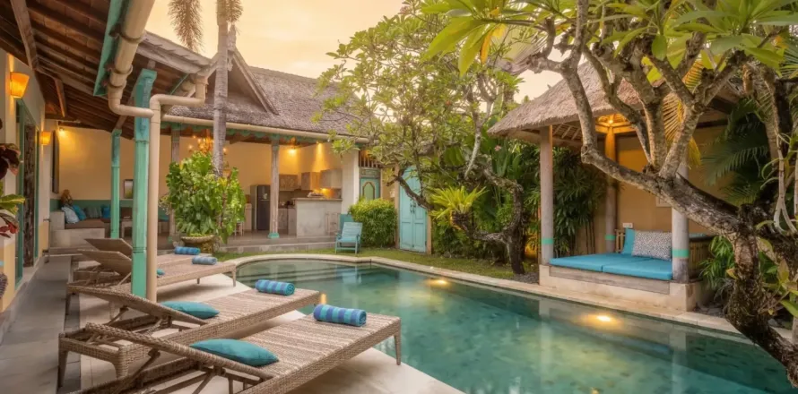 3 bedrooms Villa in Seminyak, Badung, Indonesia No. 10100