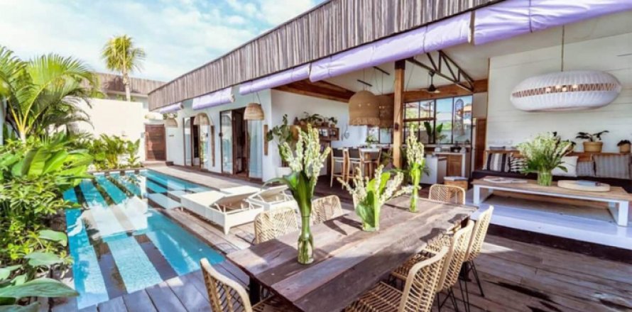 3 bedrooms Villa in Kerobokan, Badung, Indonesia No. 1553
