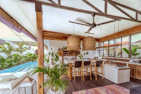 3 bedrooms Villa in Kerobokan, Badung, Indonesia No. 1553 4