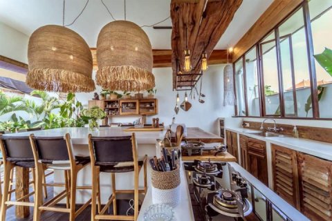 3 bedrooms Villa in Kerobokan, Badung, Indonesia No. 1553 2