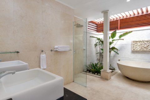 3 bedrooms Villa in Seminyak, Badung, Indonesia No. 7571 15