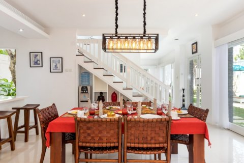 3 bedrooms Villa in Seminyak, Badung, Indonesia No. 7571 10