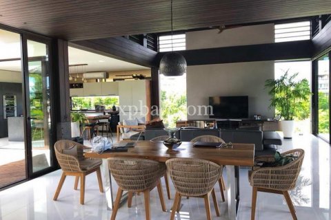 3 bedrooms Villa in South Kuta, Badung, Indonesia No. 7901 3